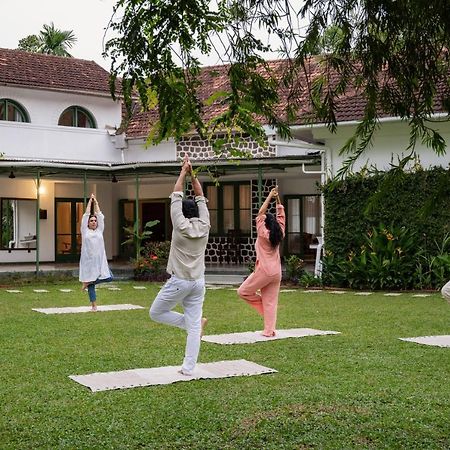 The Sacred Lotus Ayurveda Wellness Retreat Otel Kochi Dış mekan fotoğraf