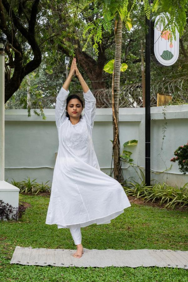The Sacred Lotus Ayurveda Wellness Retreat Otel Kochi Dış mekan fotoğraf