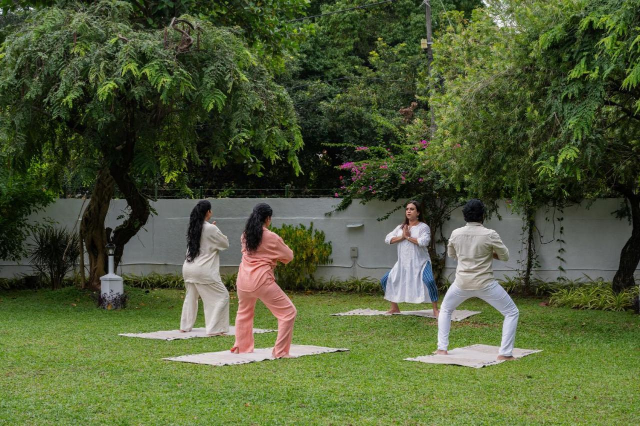 The Sacred Lotus Ayurveda Wellness Retreat Otel Kochi Dış mekan fotoğraf