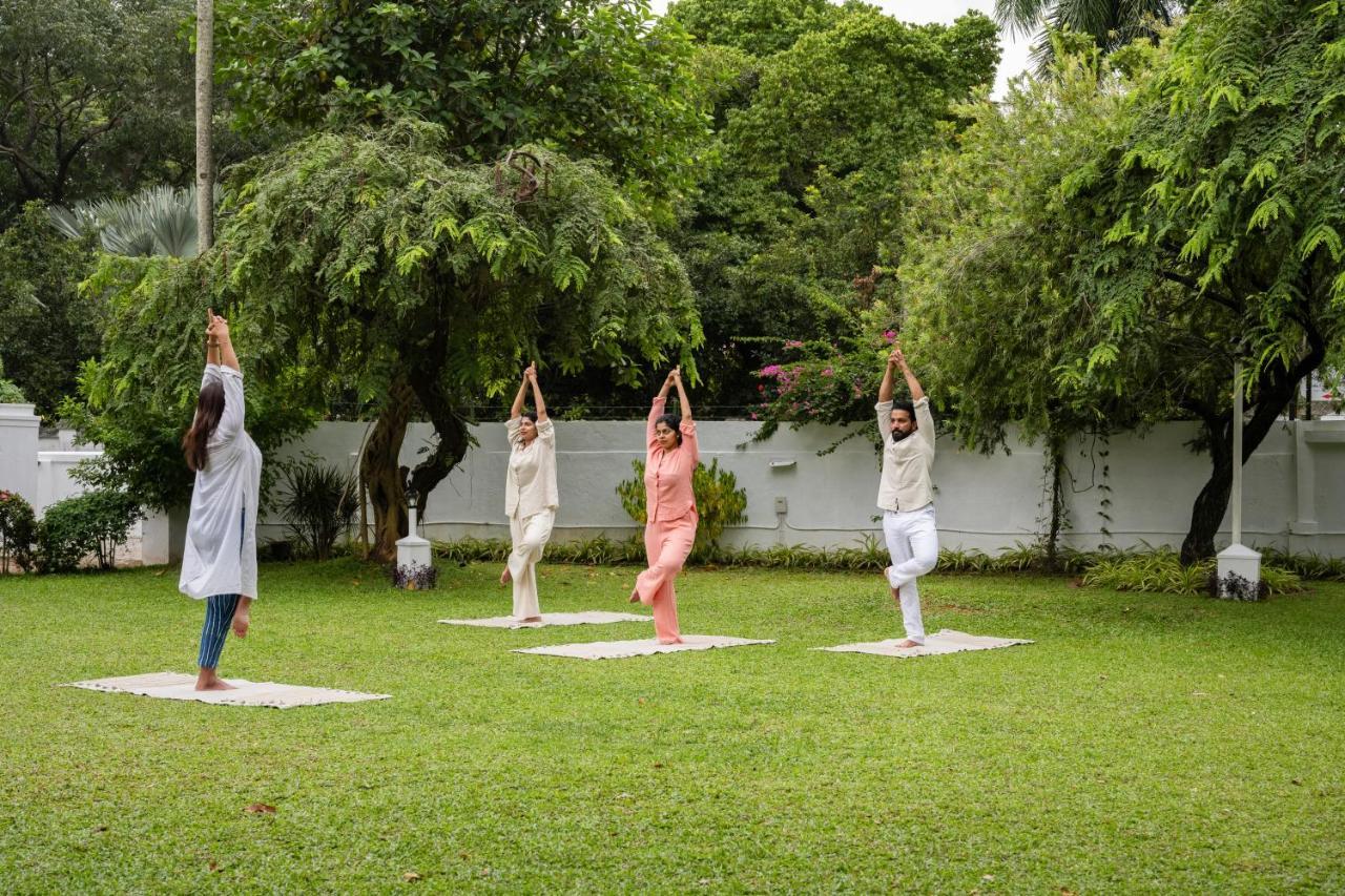 The Sacred Lotus Ayurveda Wellness Retreat Otel Kochi Dış mekan fotoğraf
